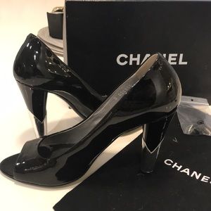 CHANEL heels 👠